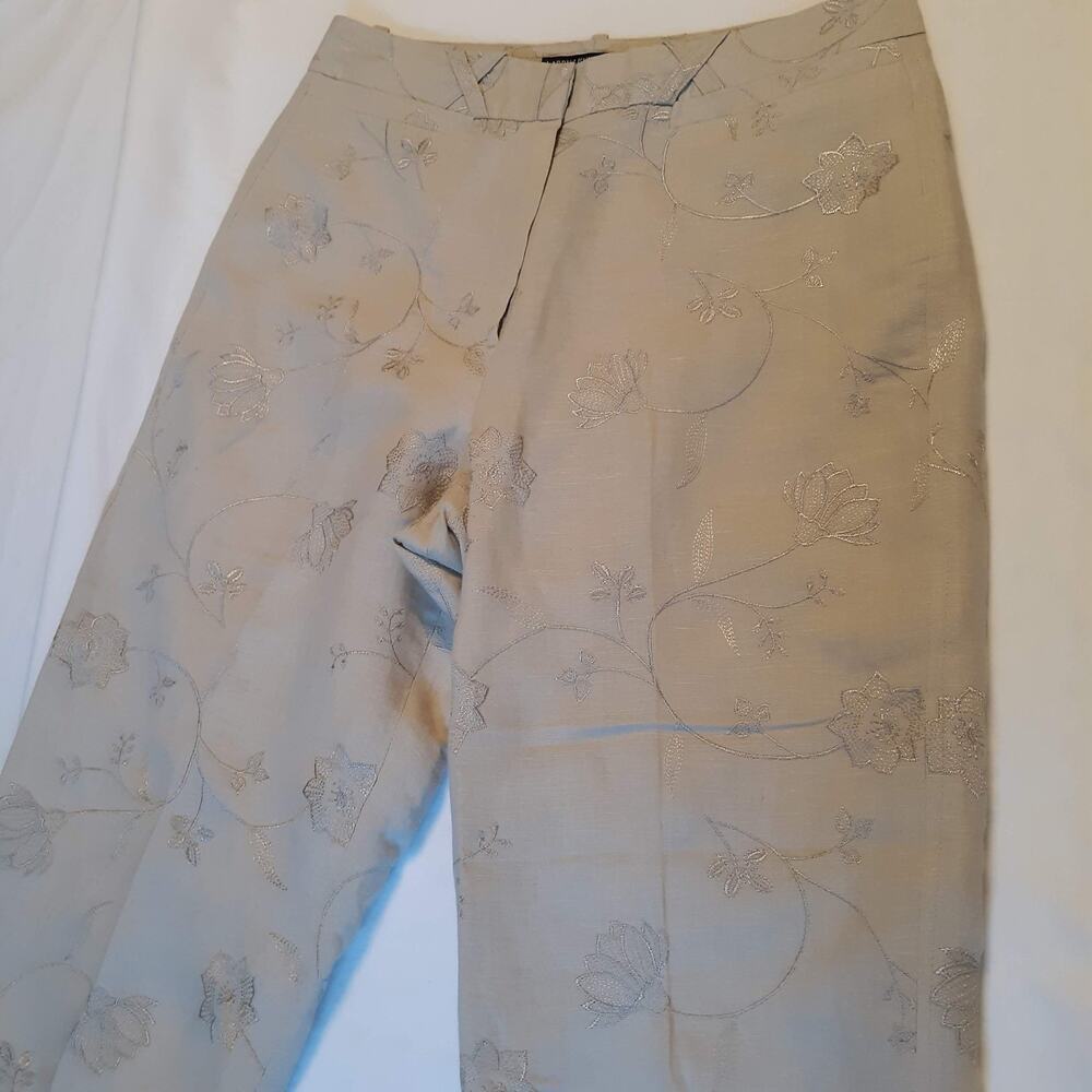 Larry Levine Petetus Embroidered Capris 8P Linen Blend 2 Faux Pockets